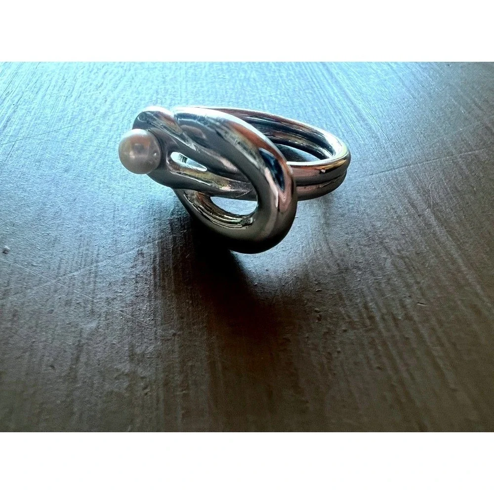 Abstract Sculptural Pearl Ring Size 9.5 Silver Tone Modernist Bypass Fluid